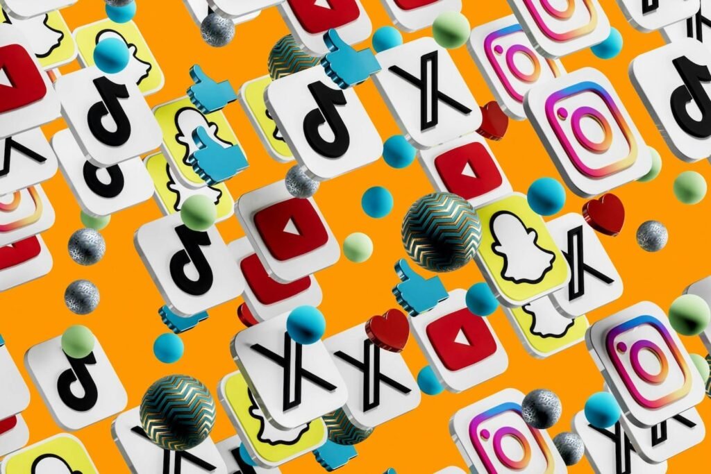 5 alternatives européennes à Hootsuite en 2026 : Agorapulse, Metricool, Swello, NapoleonCat et SocialBee