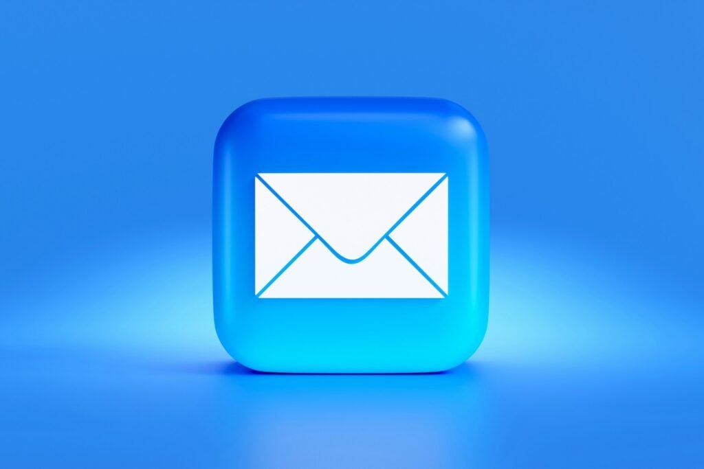 Comparatif des alternatives européennes à Mailchimp : Brevo, Sarbacane, Mailjet, Omnisend et Sender
