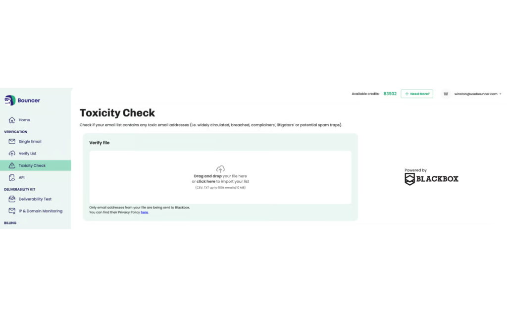 Contrôle de toxicité d'une liste d'emails dans Bouncer
